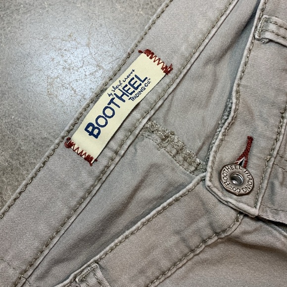 Bootheel Trading company Boyfriend Crop Jeans - Picture 2 of 8